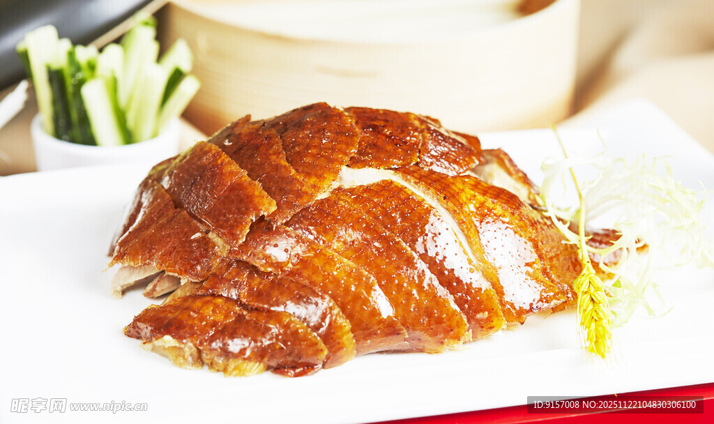 美味北京烤鸭摆盘精致