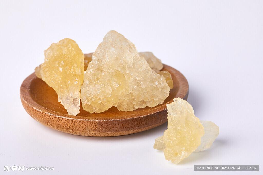 木盘里的晶莹老冰糖