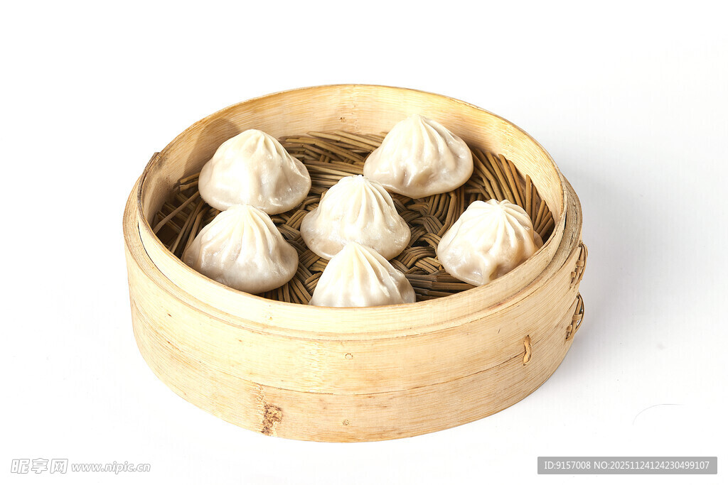 竹制蒸笼里的美味小笼包
