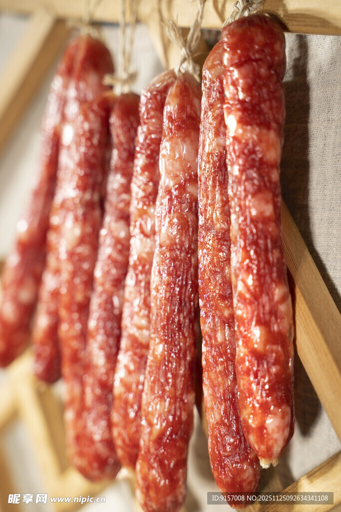 美味腊肠悬挂展示