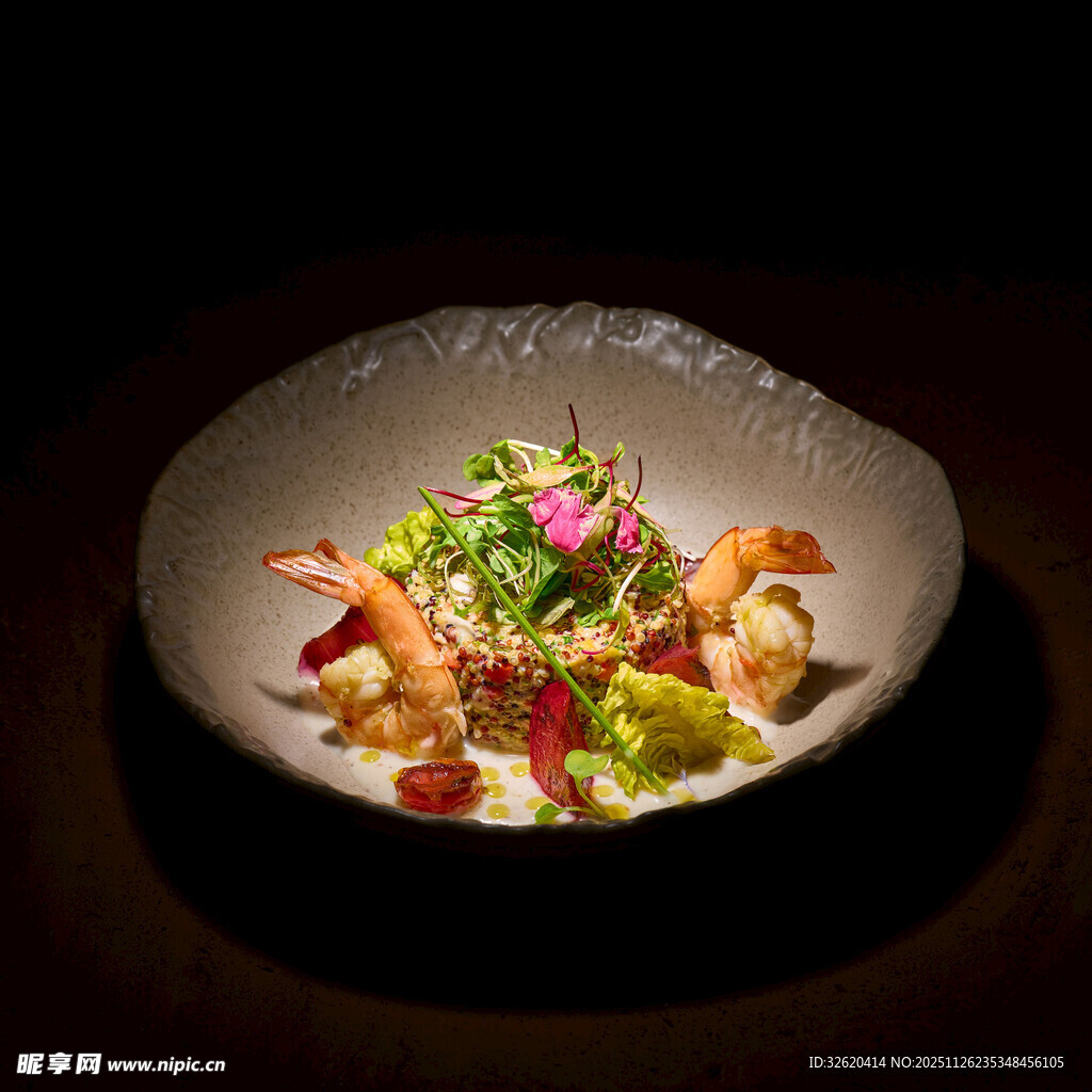 精致海鲜蔬菜料理