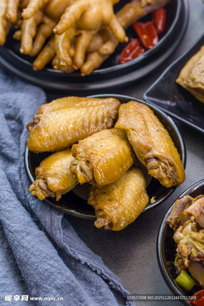 美味卤味鸡翅鸡爪等