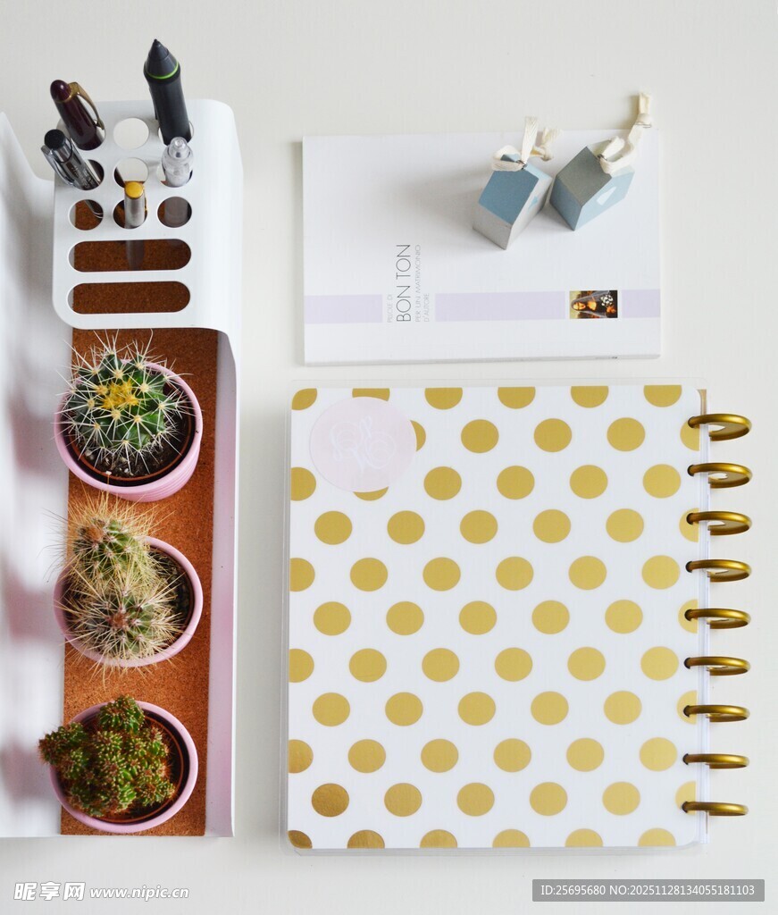 可爱桌面摆件与装饰笔记本