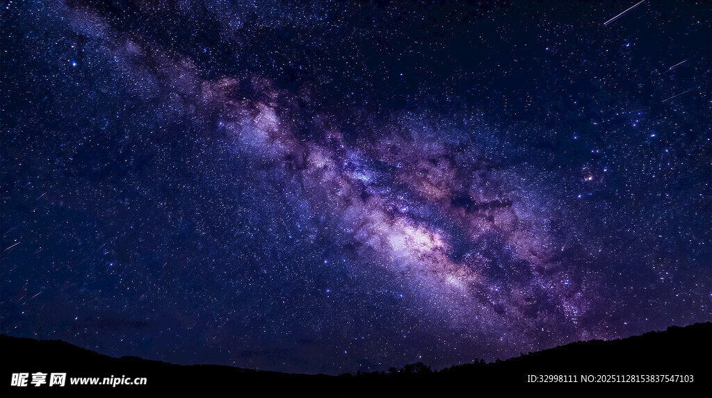 璀璨星空下的壮丽宇宙景观