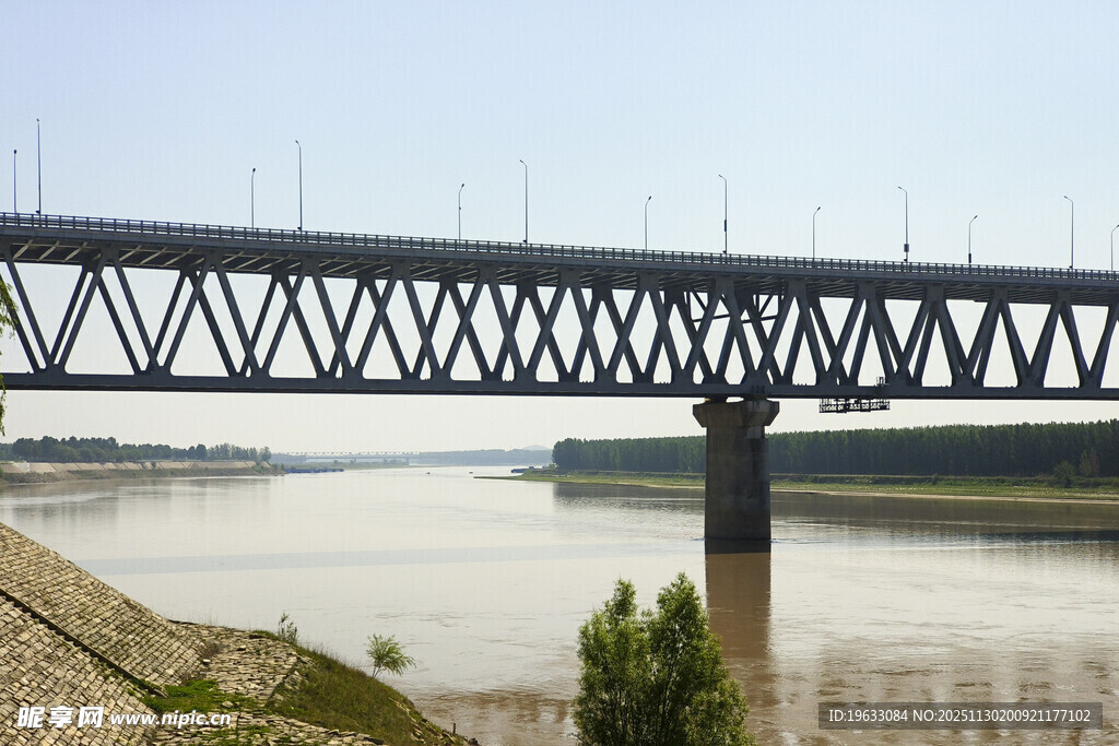 跨江钢铁大桥风景