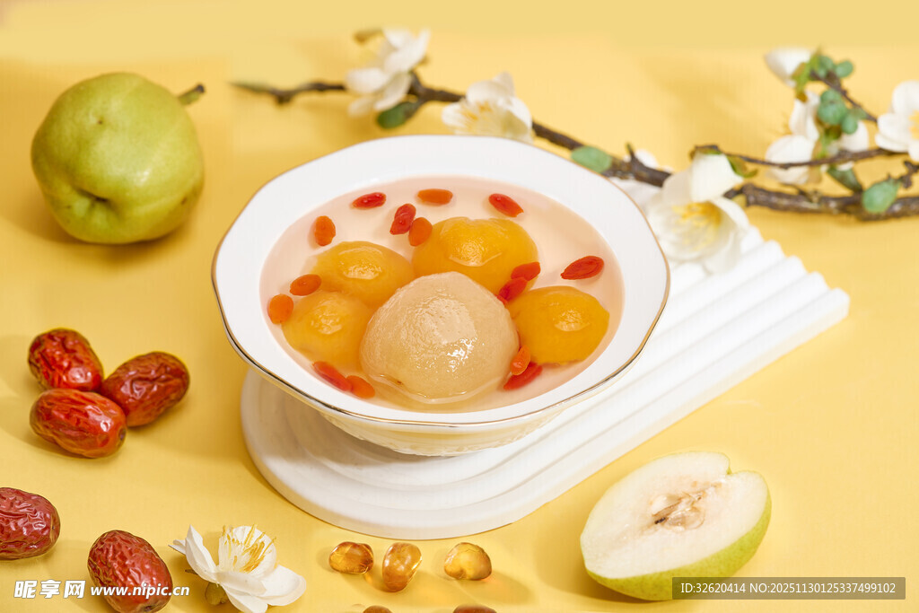 冰糖枇杷炖梨