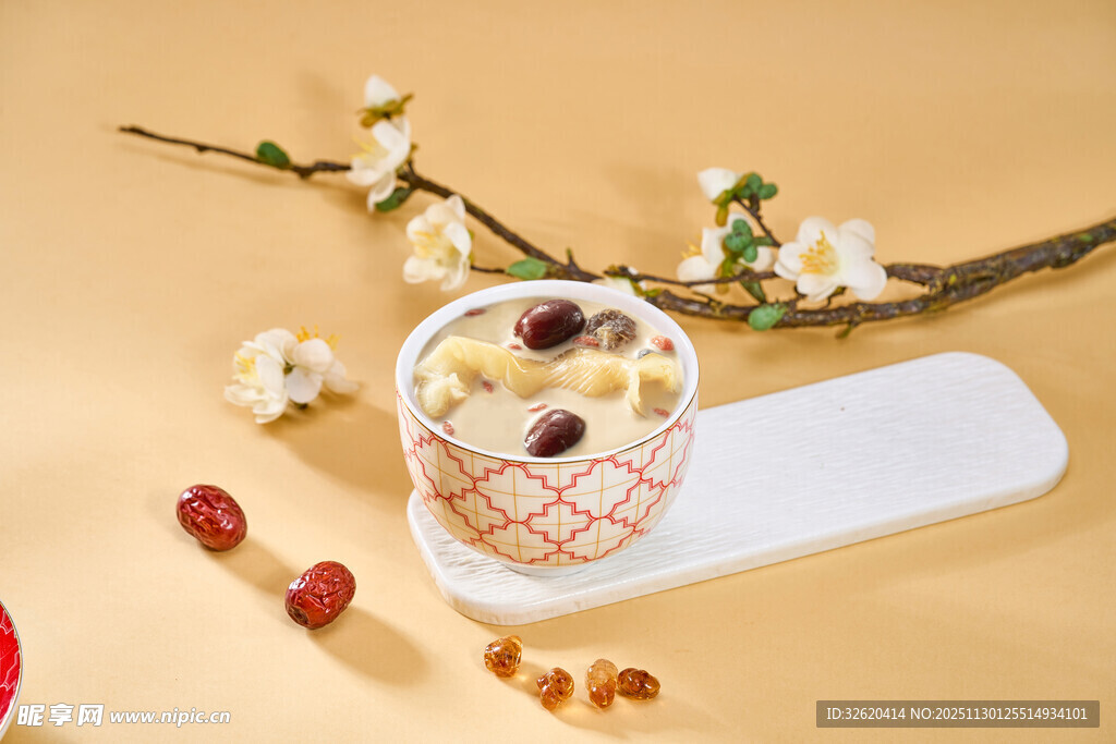 牛乳红枣炖花胶