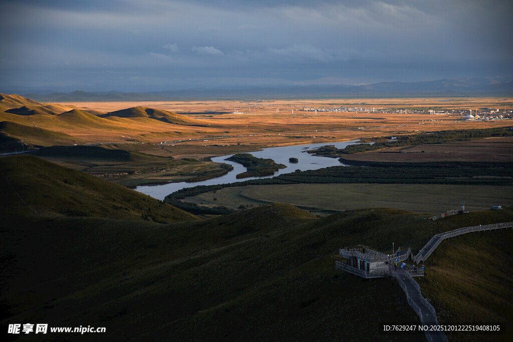 草原黄河壮丽风光
