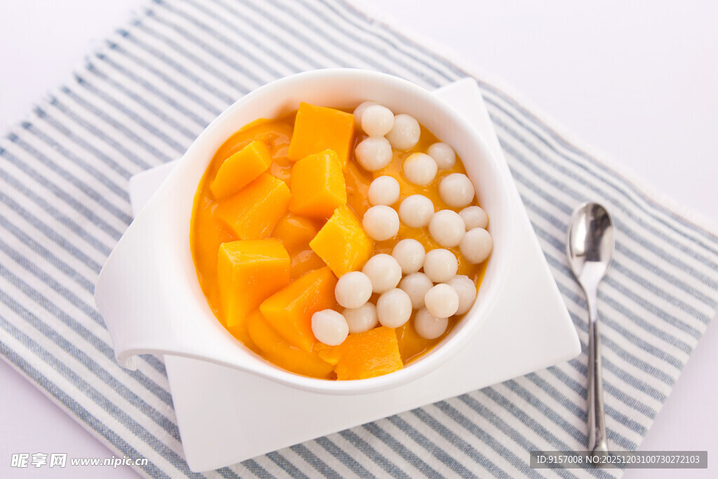 芒果白玉丸子甜品