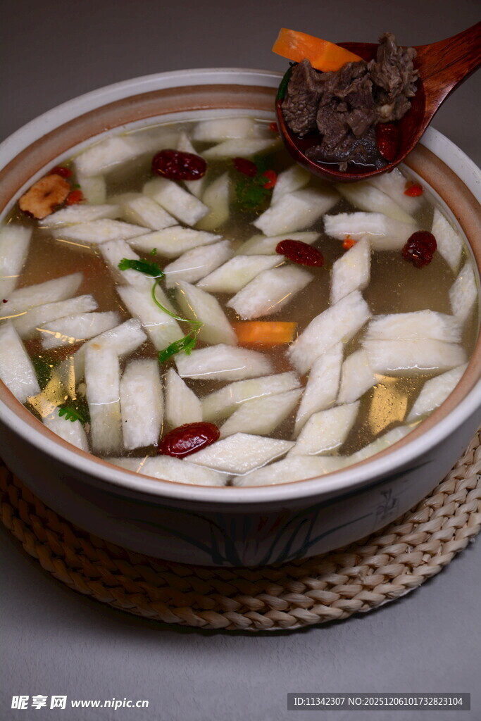 萝卜牛腩汤