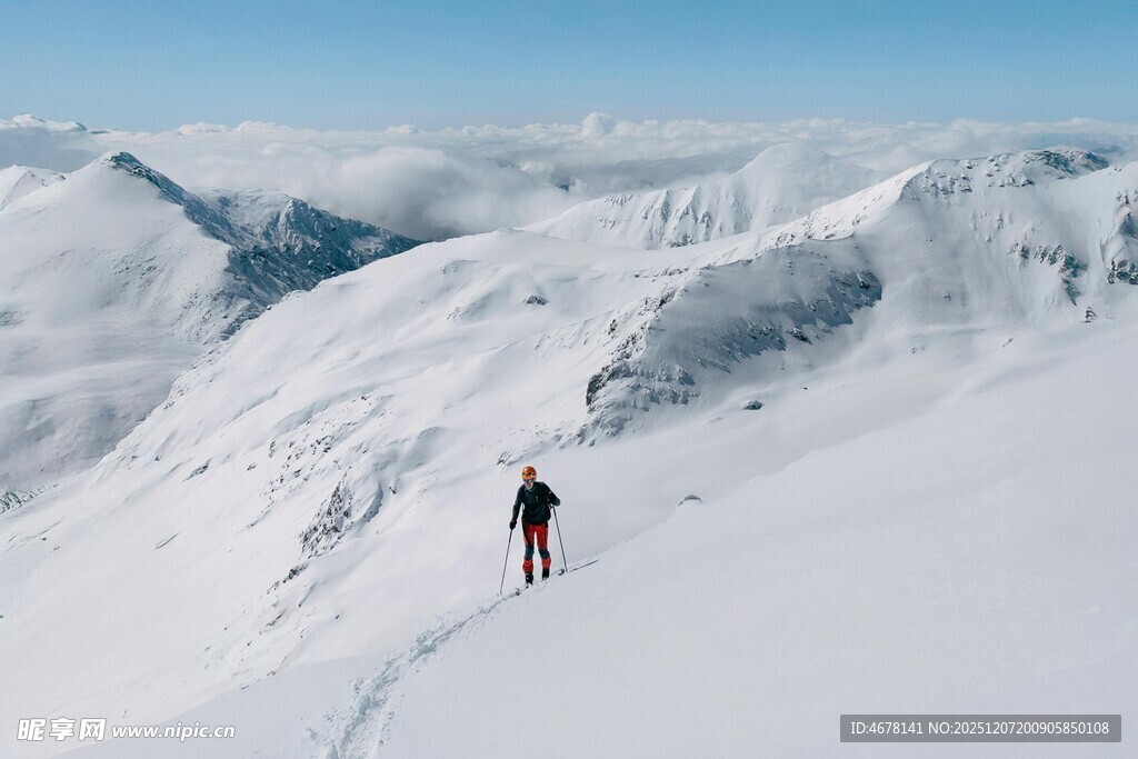 雪山徒步者