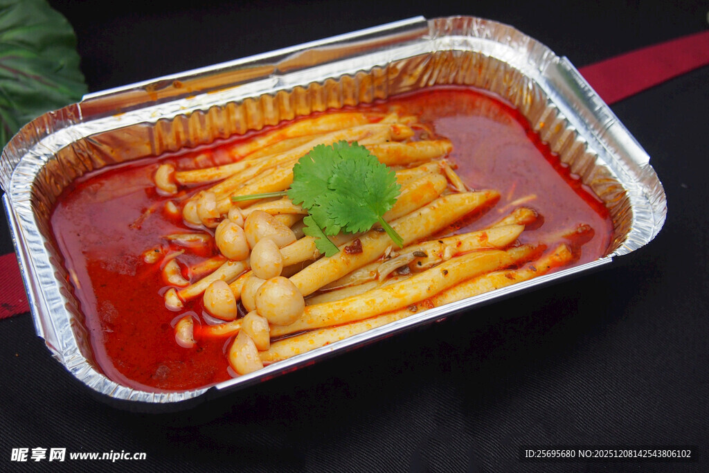 锡纸装的美味红油金针菇