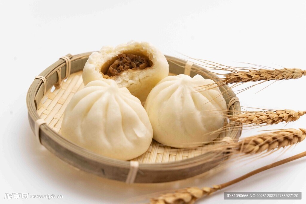 竹篮里的美味鲜肉包子