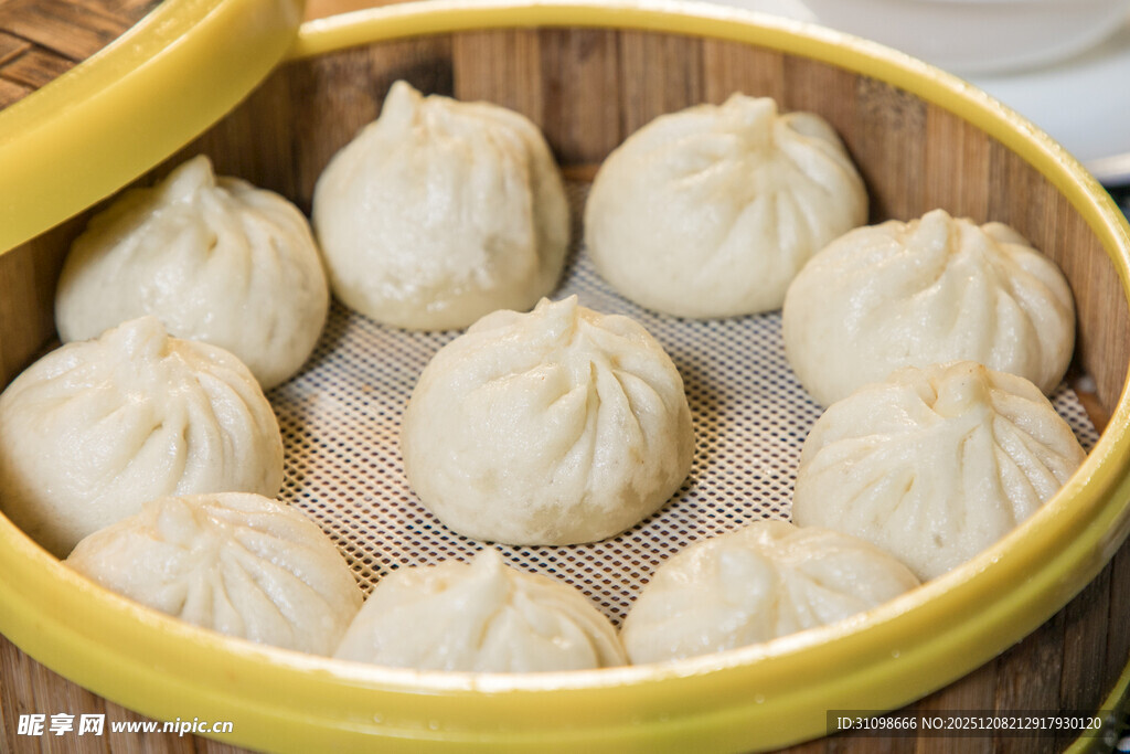 竹笼里的美味小笼包