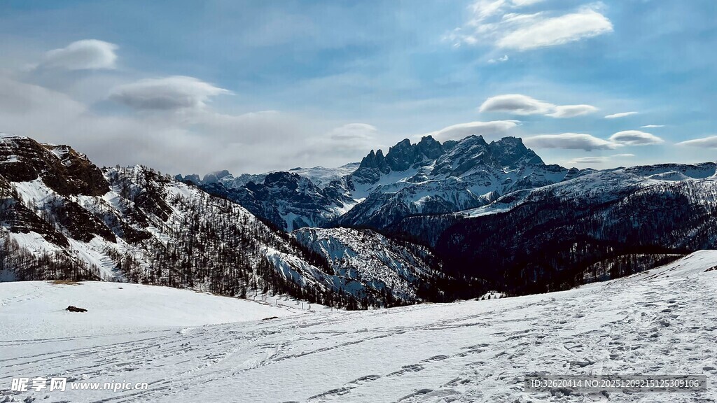 雪山美景