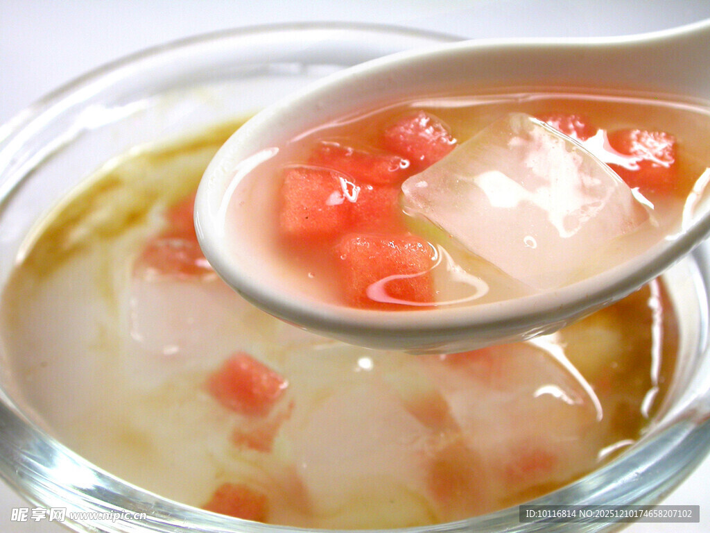 枸杞银耳羹