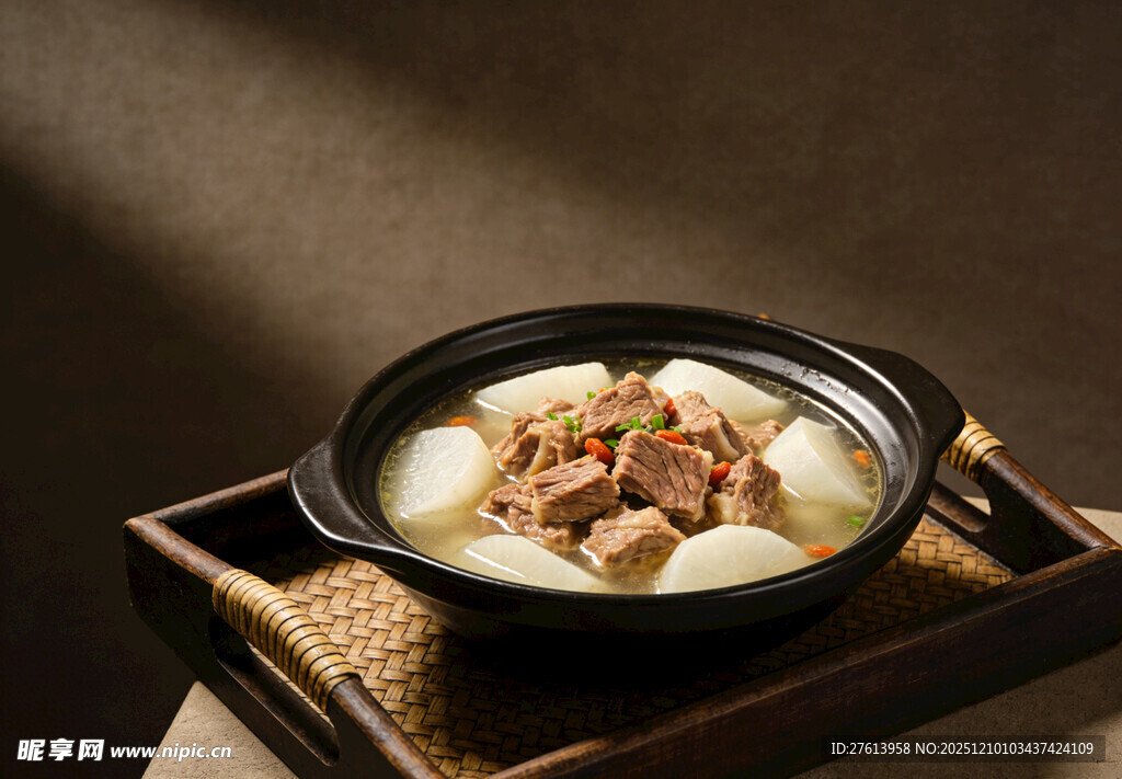 砂锅萝卜炖羊肉