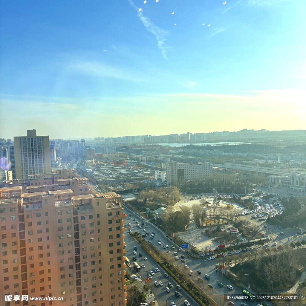 冬日城市高空俯瞰景观