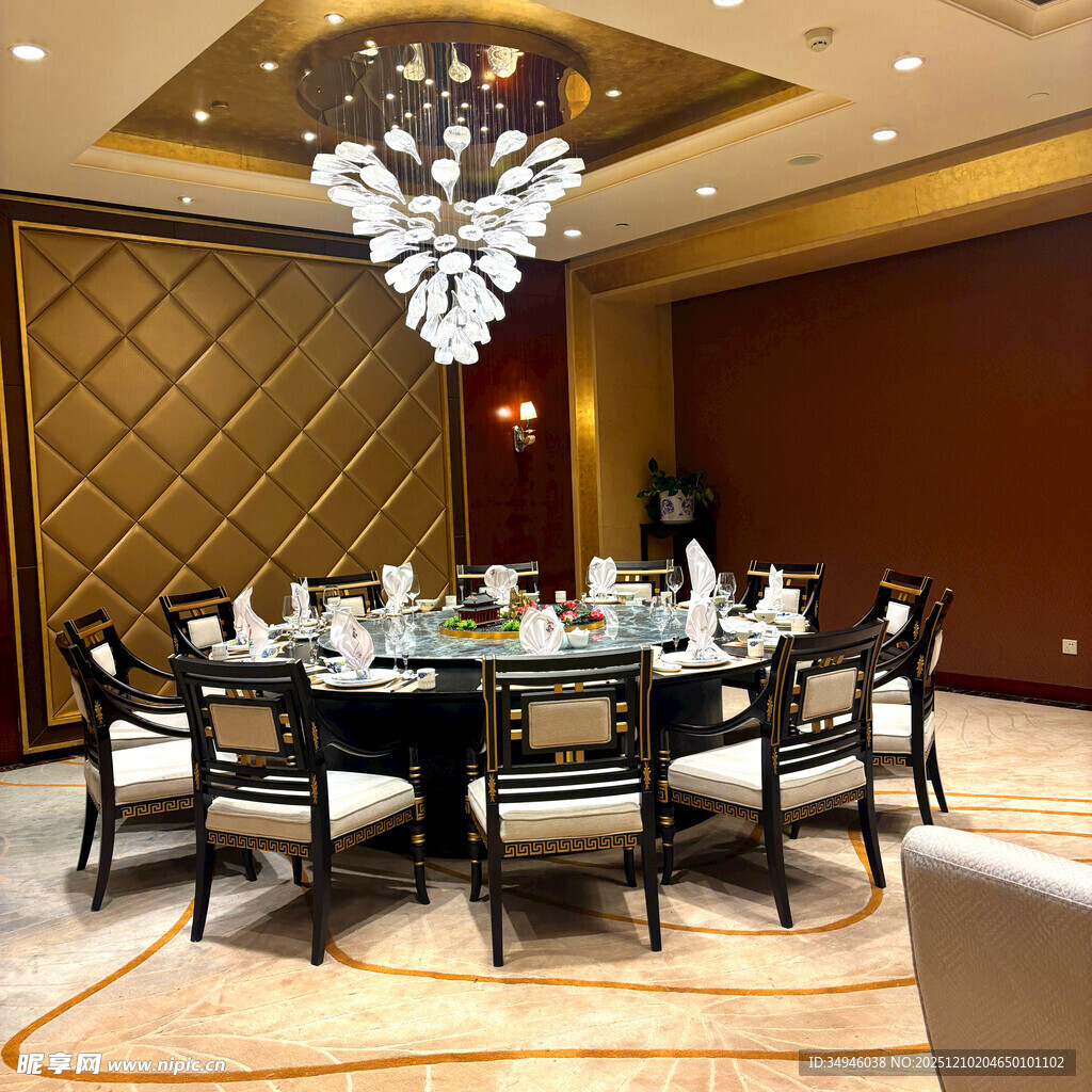 豪华中式圆桌宴会场景