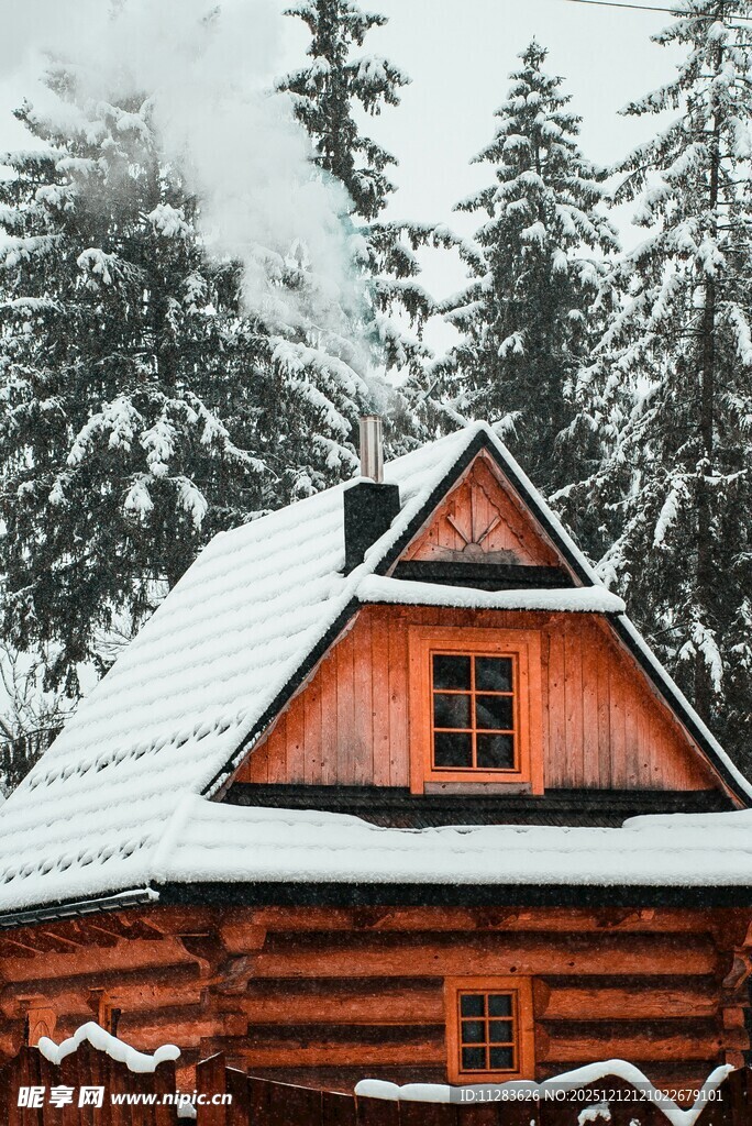 雪覆木屋