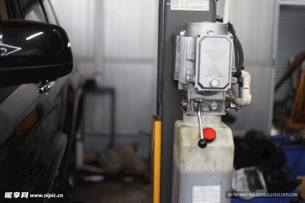 车间内的机械设备