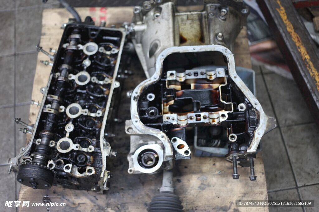 汽车发动机零件拆解展示