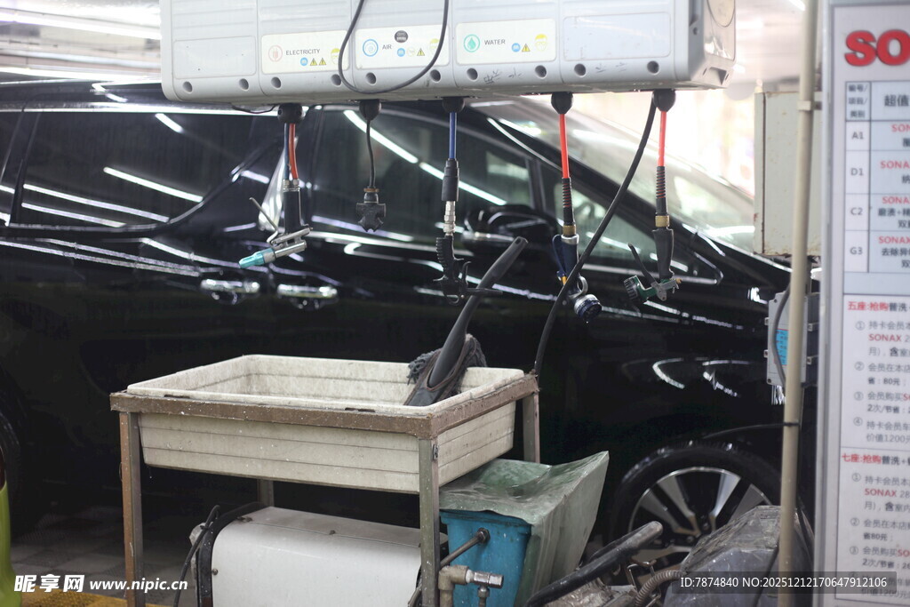 汽车维修车间内景