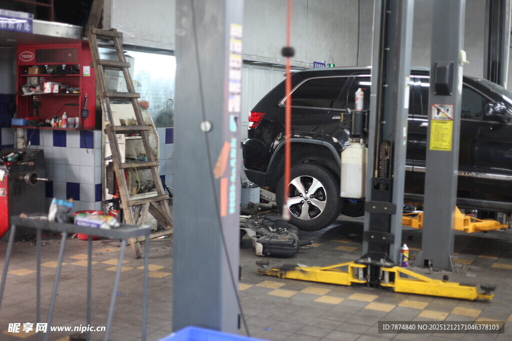 汽车维修车间场景