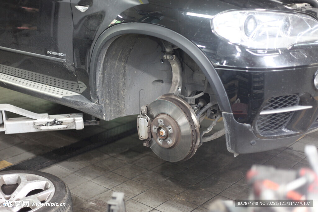 汽车车轮维修场景