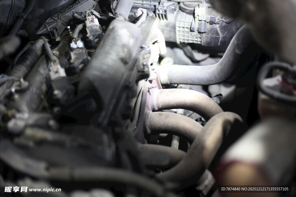 汽车发动机内部细节