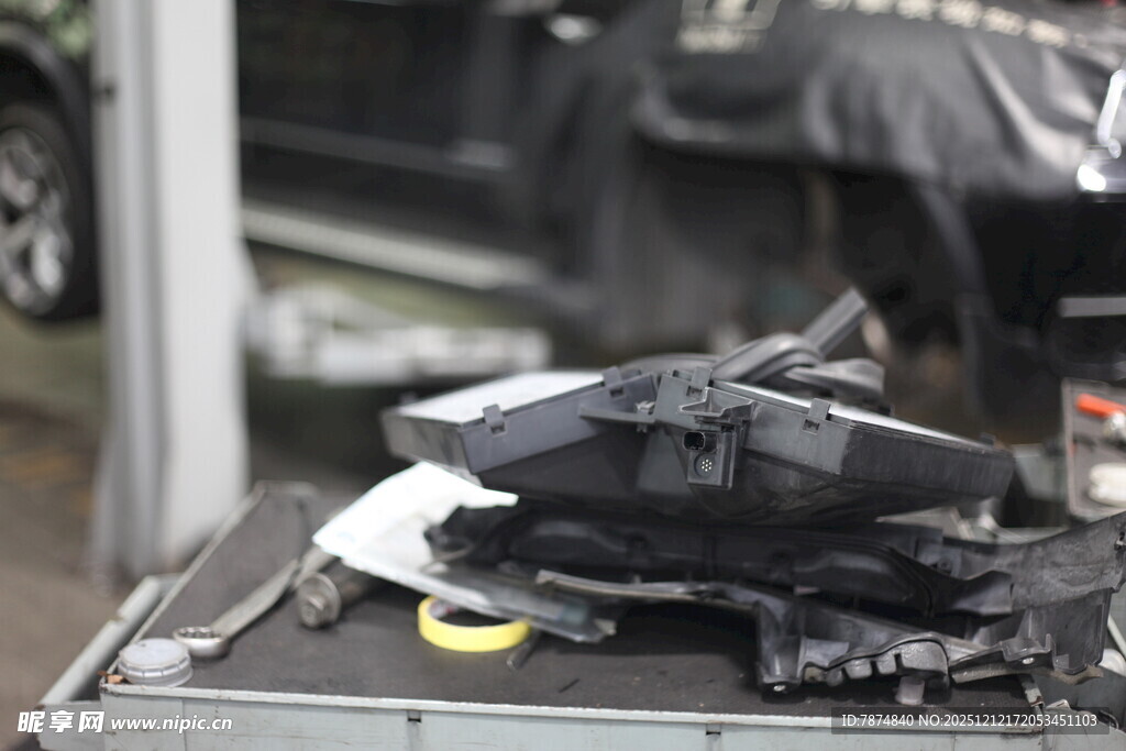 汽车零部件拆解现场