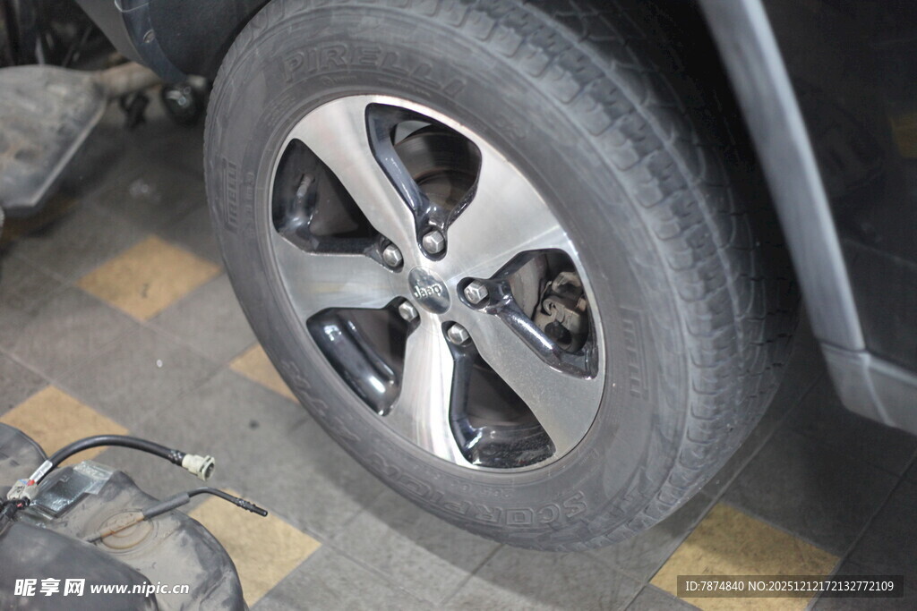 汽车轮胎维修场景