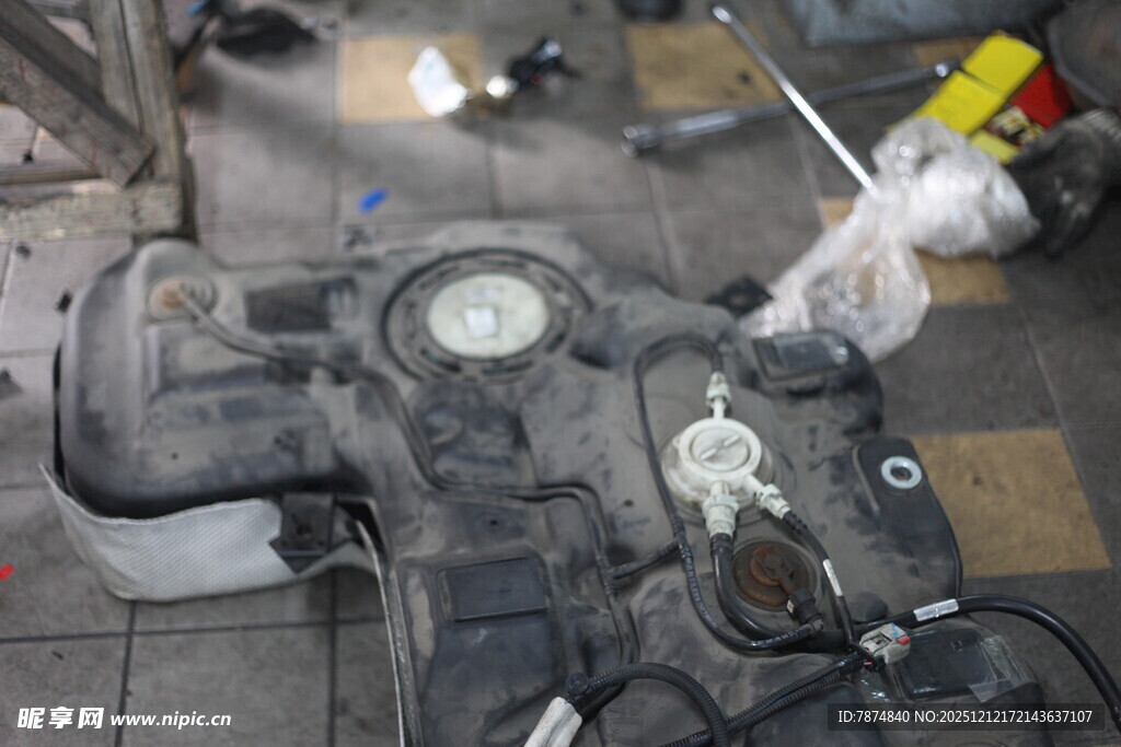 汽车变速器维修场景