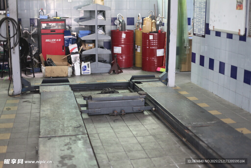 汽车维修车间设备场景