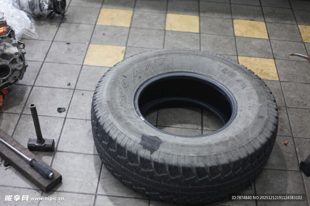 汽车轮胎及维修工具展示