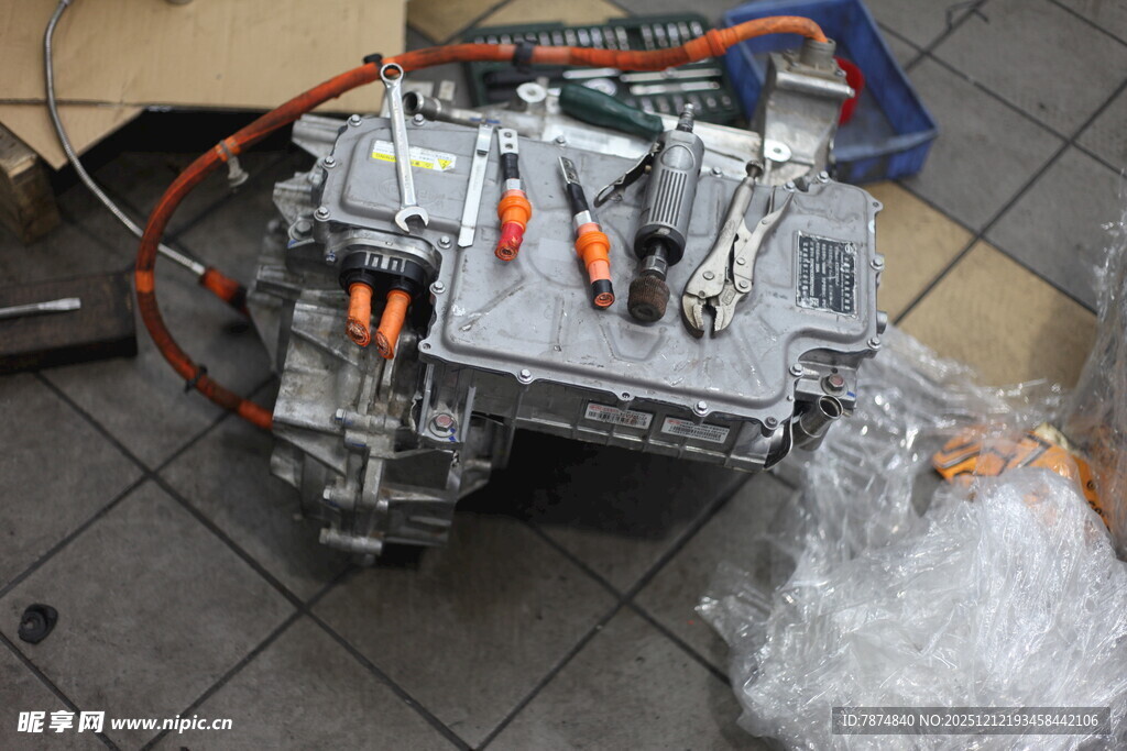 汽车发动机拆解部件展示