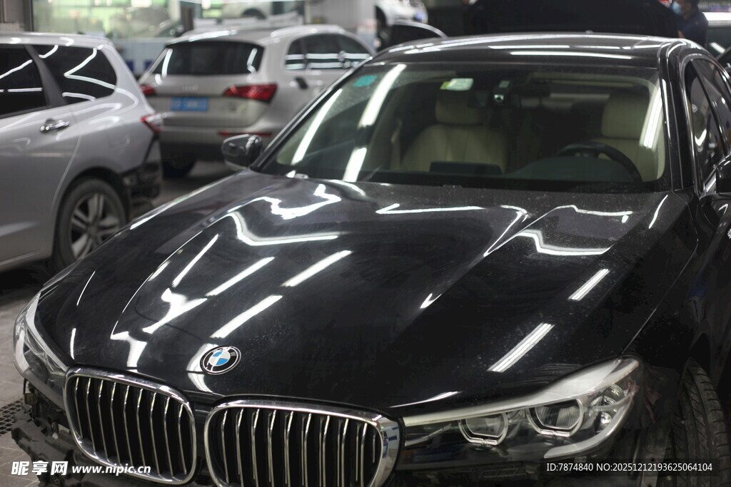 黑色宝马汽车内饰外观展示