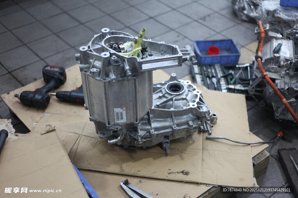 汽车变速器拆解部件展示