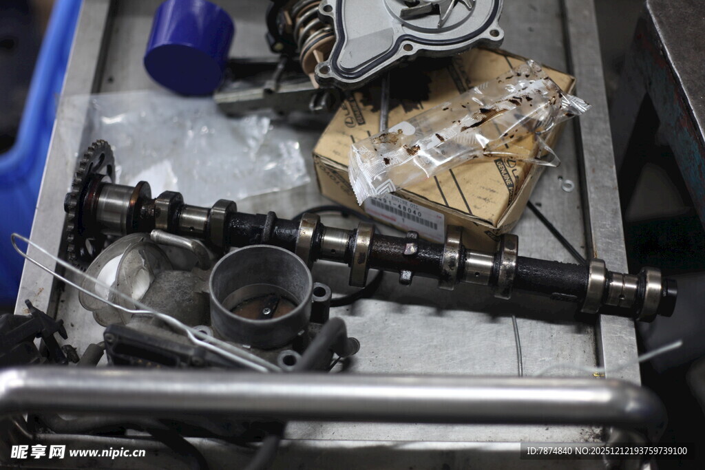 汽车发动机维修零件工具