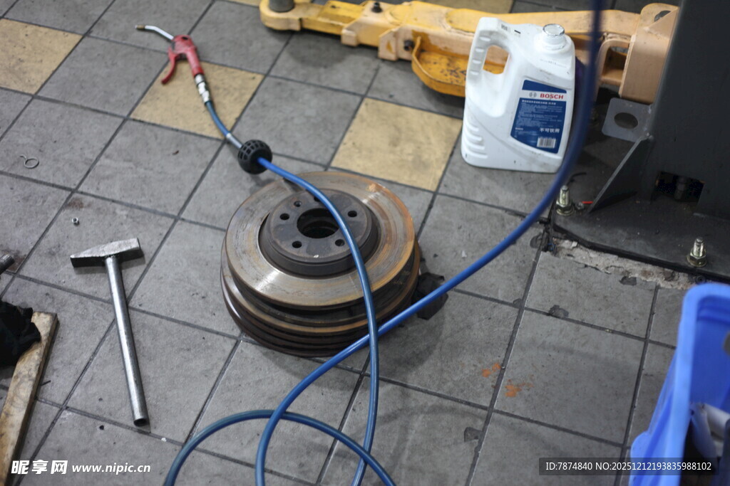 汽车刹车部件维修场景