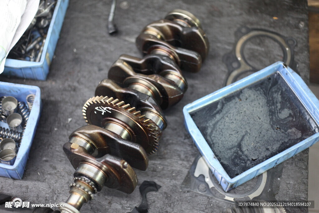 汽车曲轴及零件展示