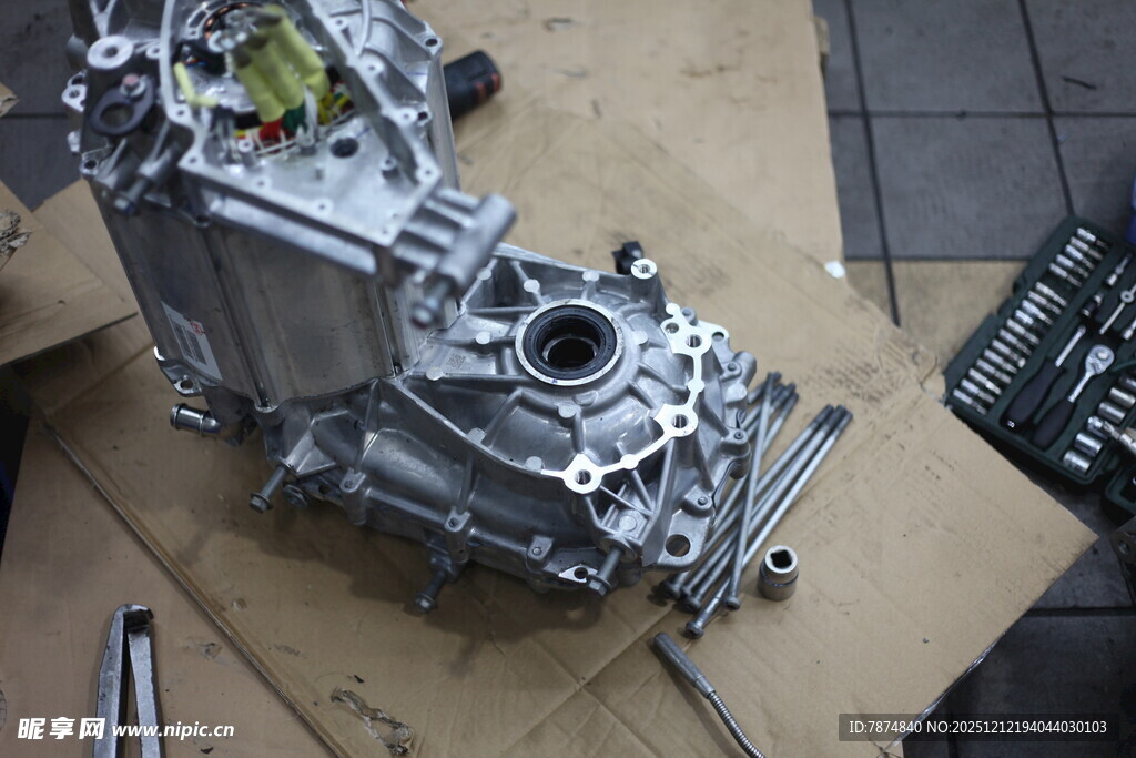 汽车变速器拆解零件展示