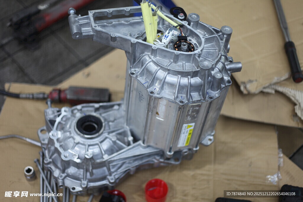 汽车变速器拆解部件展示