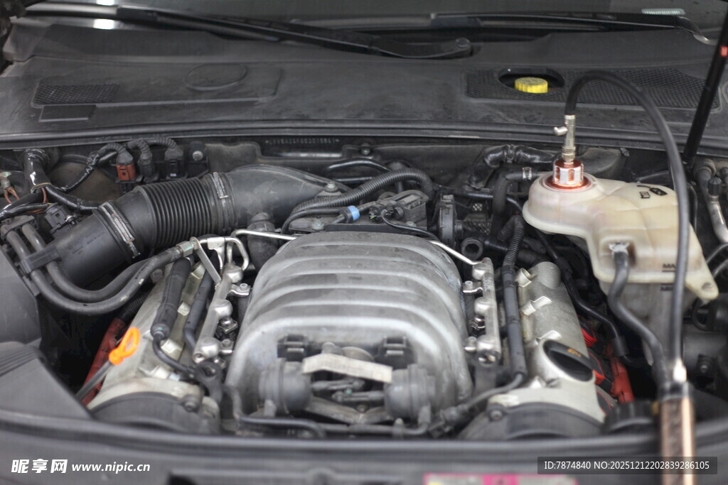 汽车发动机内部特写