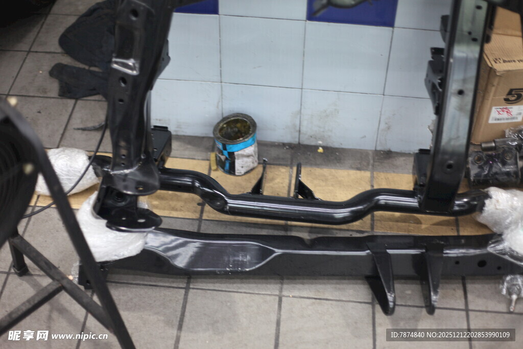 汽车部件维修场景