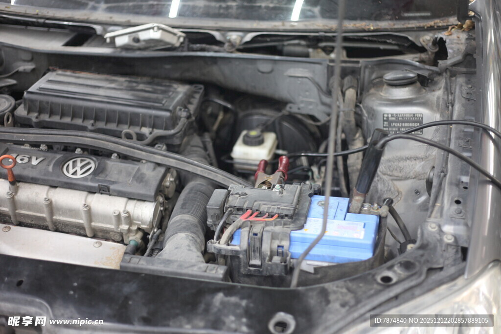 汽车发动机内部细节展示