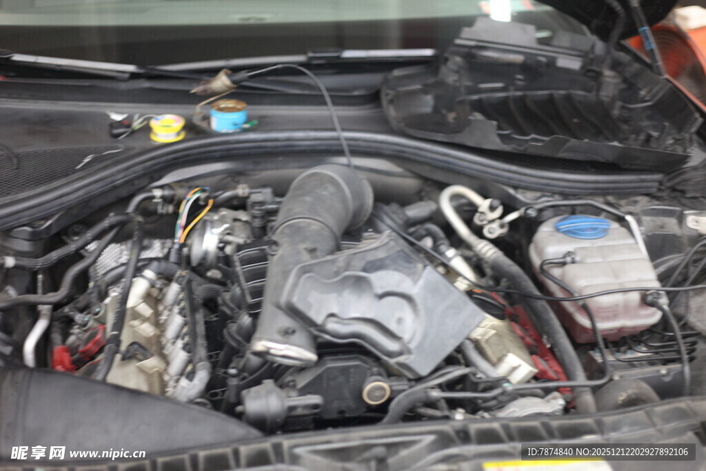 汽车发动机特写