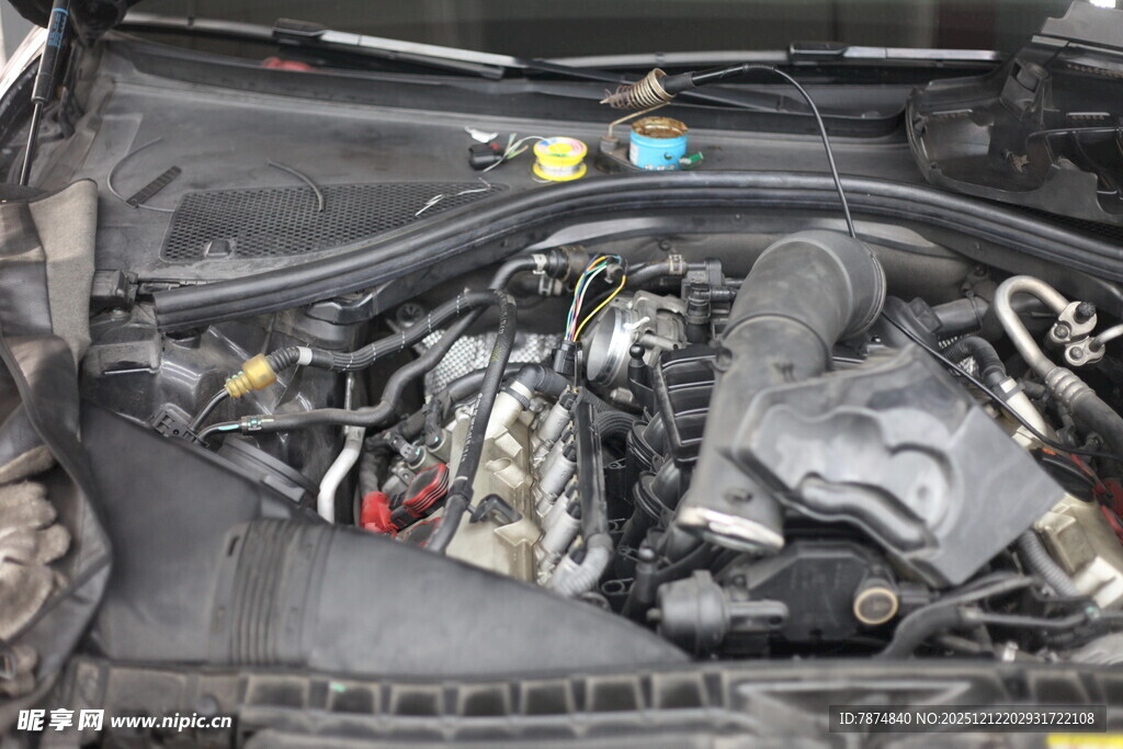 汽车发动机特写