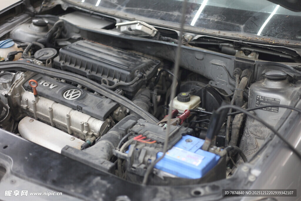 汽车发动机内部细节展示