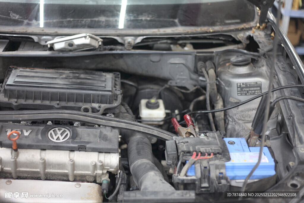 汽车发动机内部细节展示